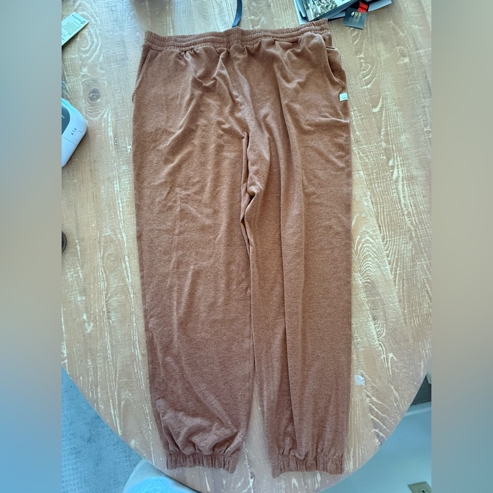 Vuori Performance Men Joggers
